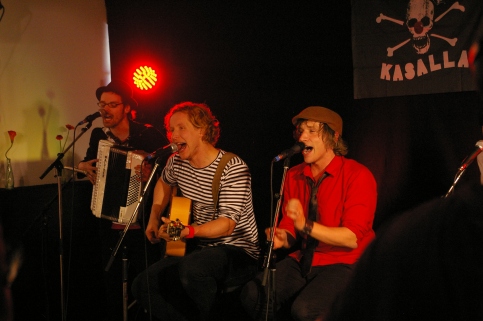 Kasalla singen ihren Hit Pirate; Photo: Christine Siefer